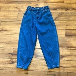 Wild Fable 80’s High Waisted Balloon Shape Jeans Size 2